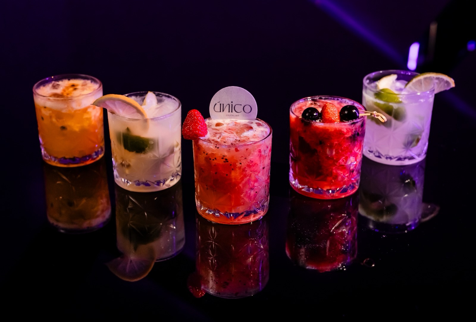Seleção de drinks autorais do Único Cocktail Bar